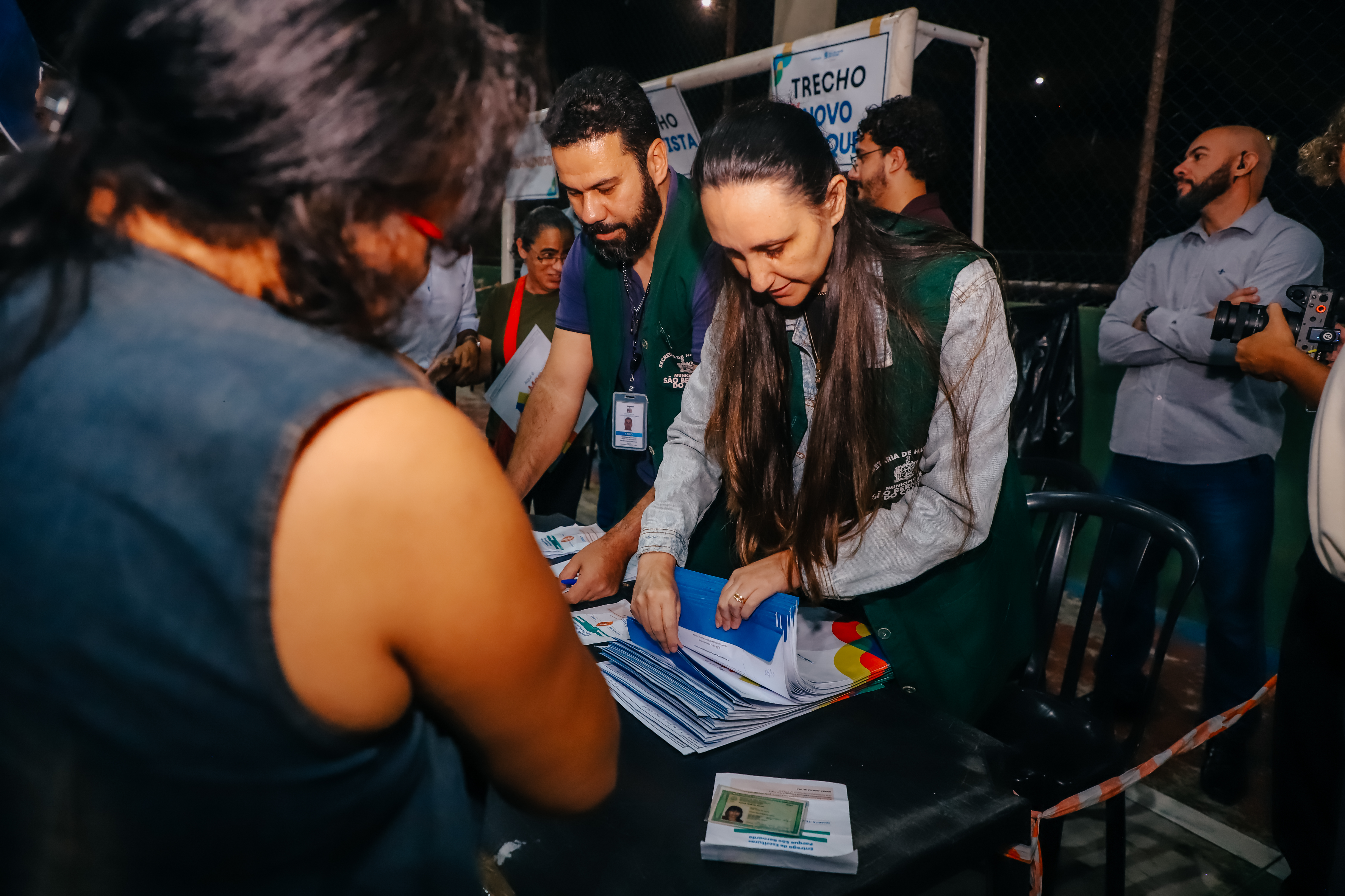 Entrega de 168 escrituras no Parque São Bernardo realiza sonhos de mais de três décadas