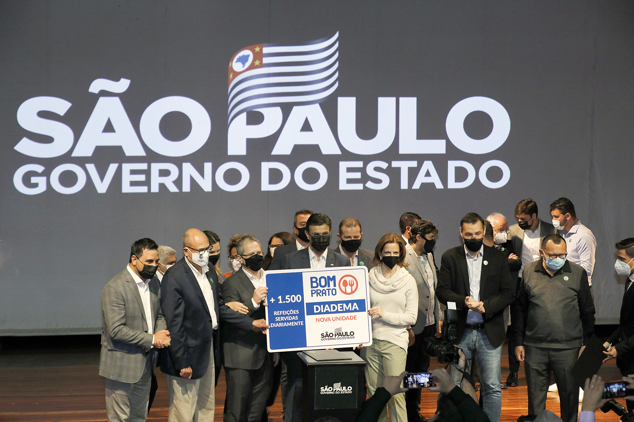 Prefeito Filippi durante anúncio da chegada benfeitorias para Diadema. Foto: Dino Santos