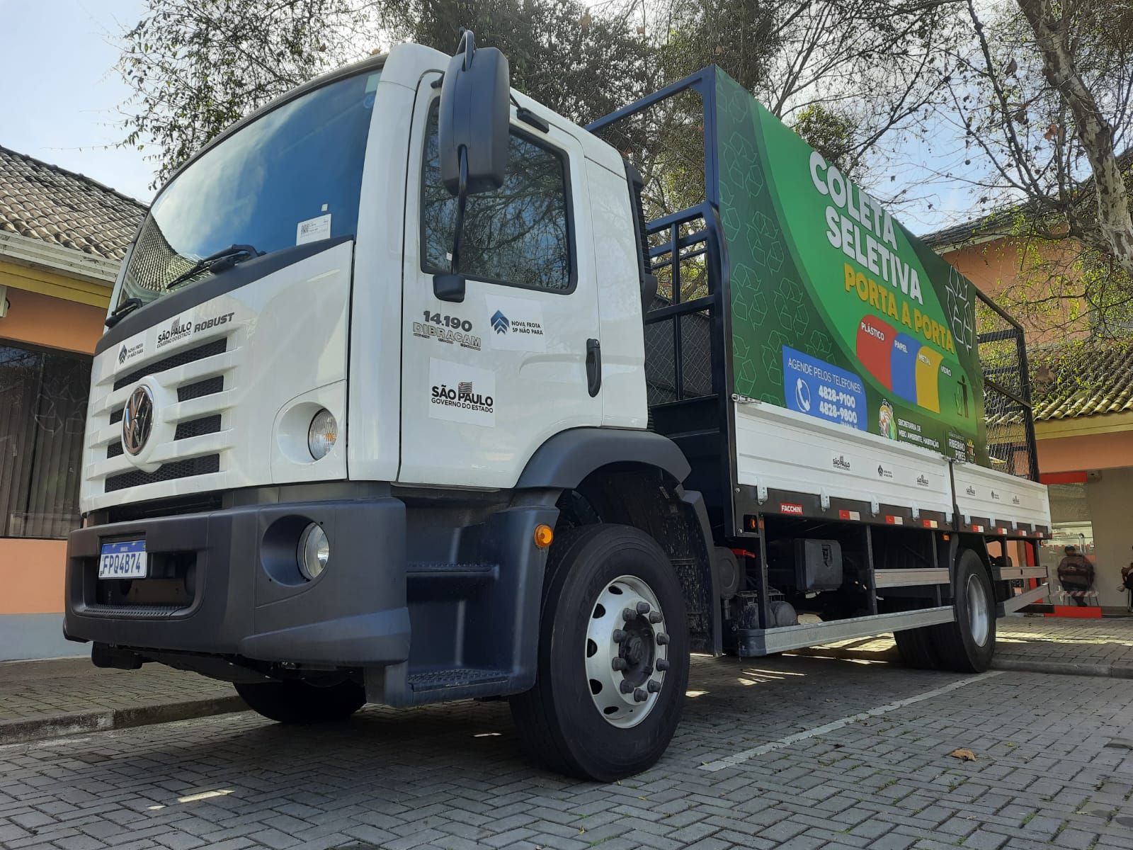 Novo caminhão já deve começar a participar da Coleta Seletiva Porta a Porta nas próximas semanas. (Divulgação/PMETRP)