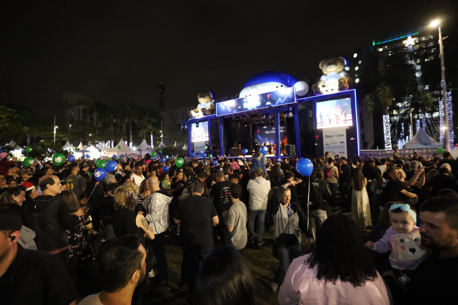 Paço Encantado termina neste domingo com coral, despedida do Papai Noel e tributo ao Queen