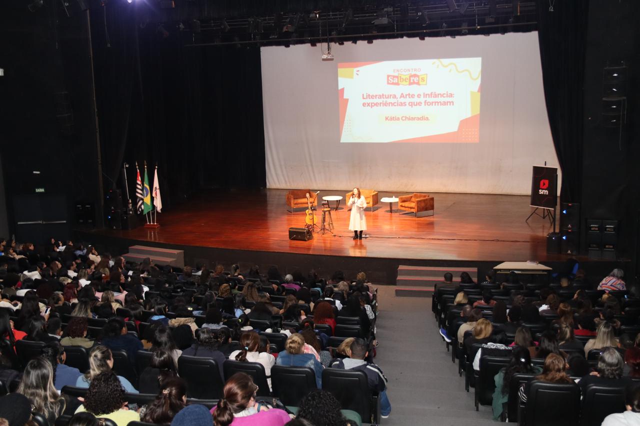  Encontro de profissionais da Educação de São Bernardo reúne formação, cultura e literatura