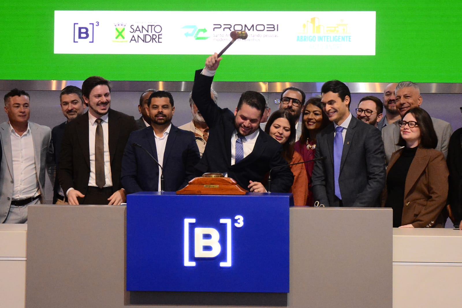 Santo André realiza leilão na Bolsa e vai modernizar mobiliário urbano com investimento de R$ 270 milhões
