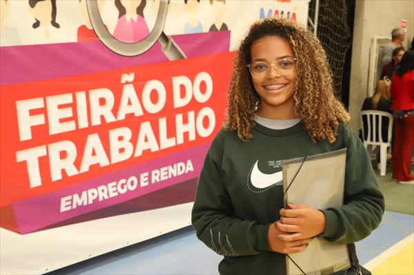 sabella pretende cursar Administração no ensino superior e busca uma oportunidade. (Evandro Oliveira/ PM)
