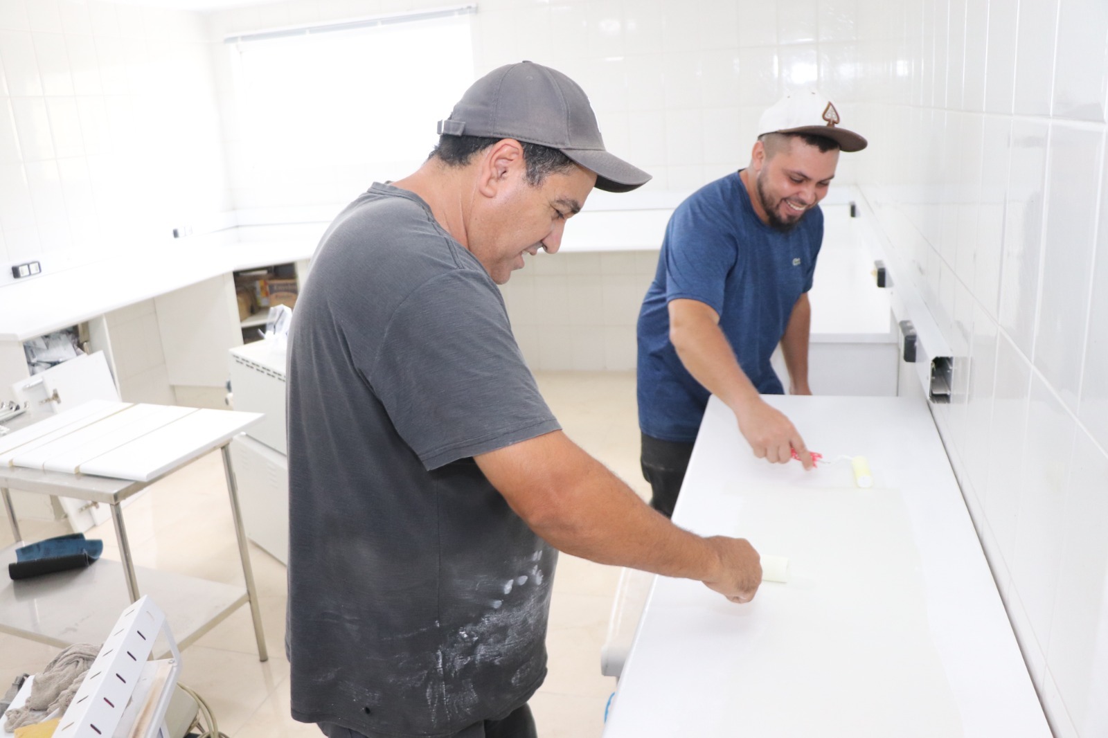 Com obras avançadas, equipes trabalham nos ajustes finais, como acabamentos estruturais. FOTO - Gabriel Mazzo/PMETRP
