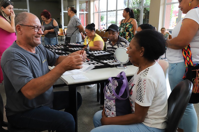 Mutirão Lentes do Saber convoca 413 estudantes da EJA em Diadema para avaliação oftalmológica neste sábado