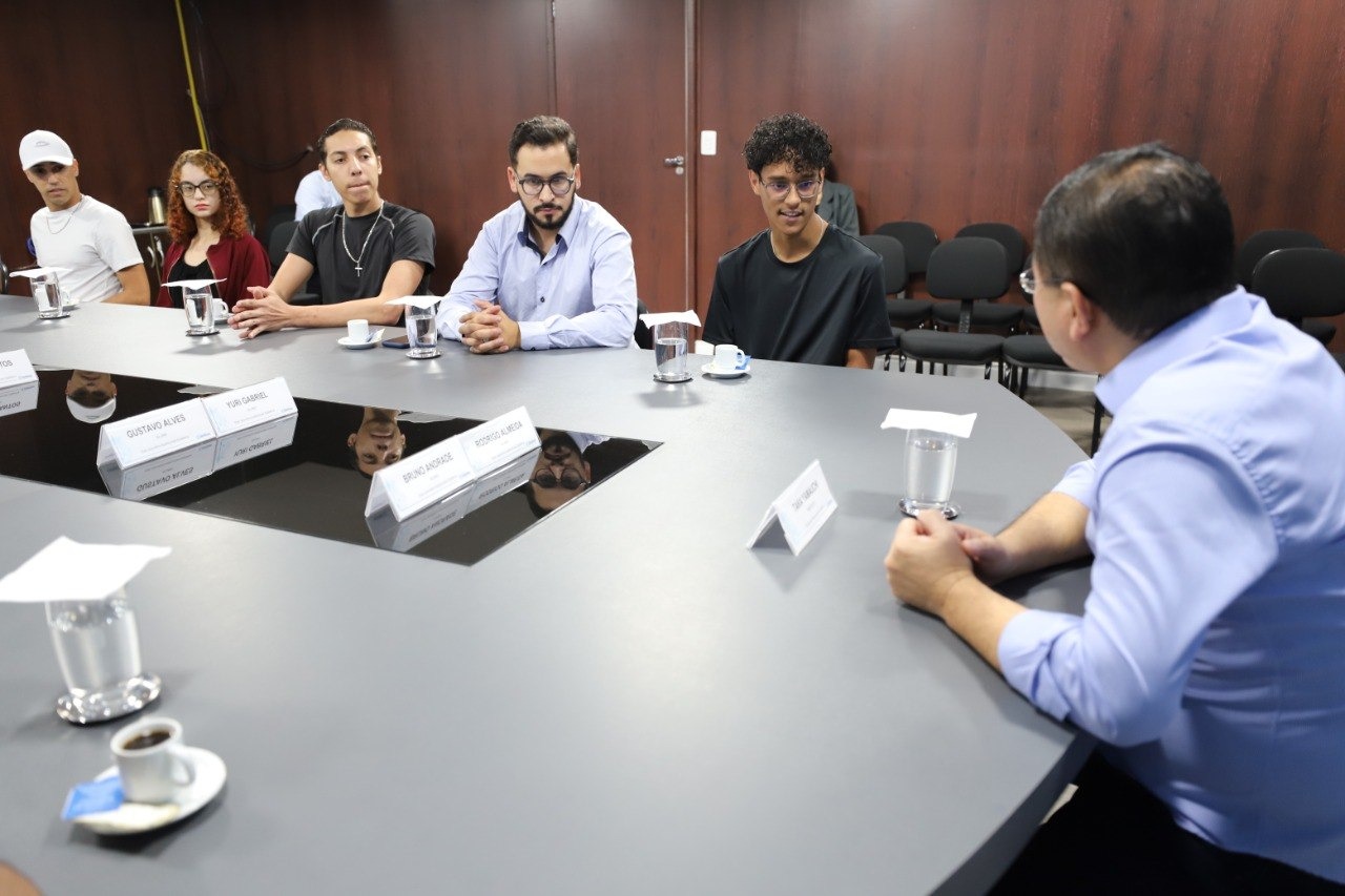 Representantes da ETEC JK, de Diadema, visitam prefeitura e anunciam melhor desempenho no Enem entre as escolas públicas do Grande ABC