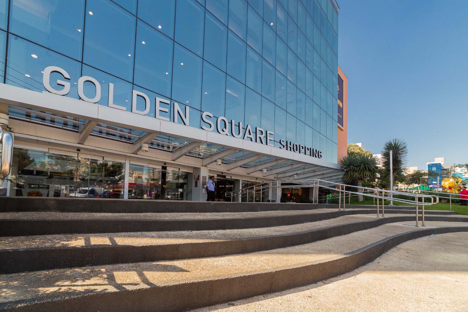 Bazar FARM volta ao Golden Square Shopping com descontos de até 50%