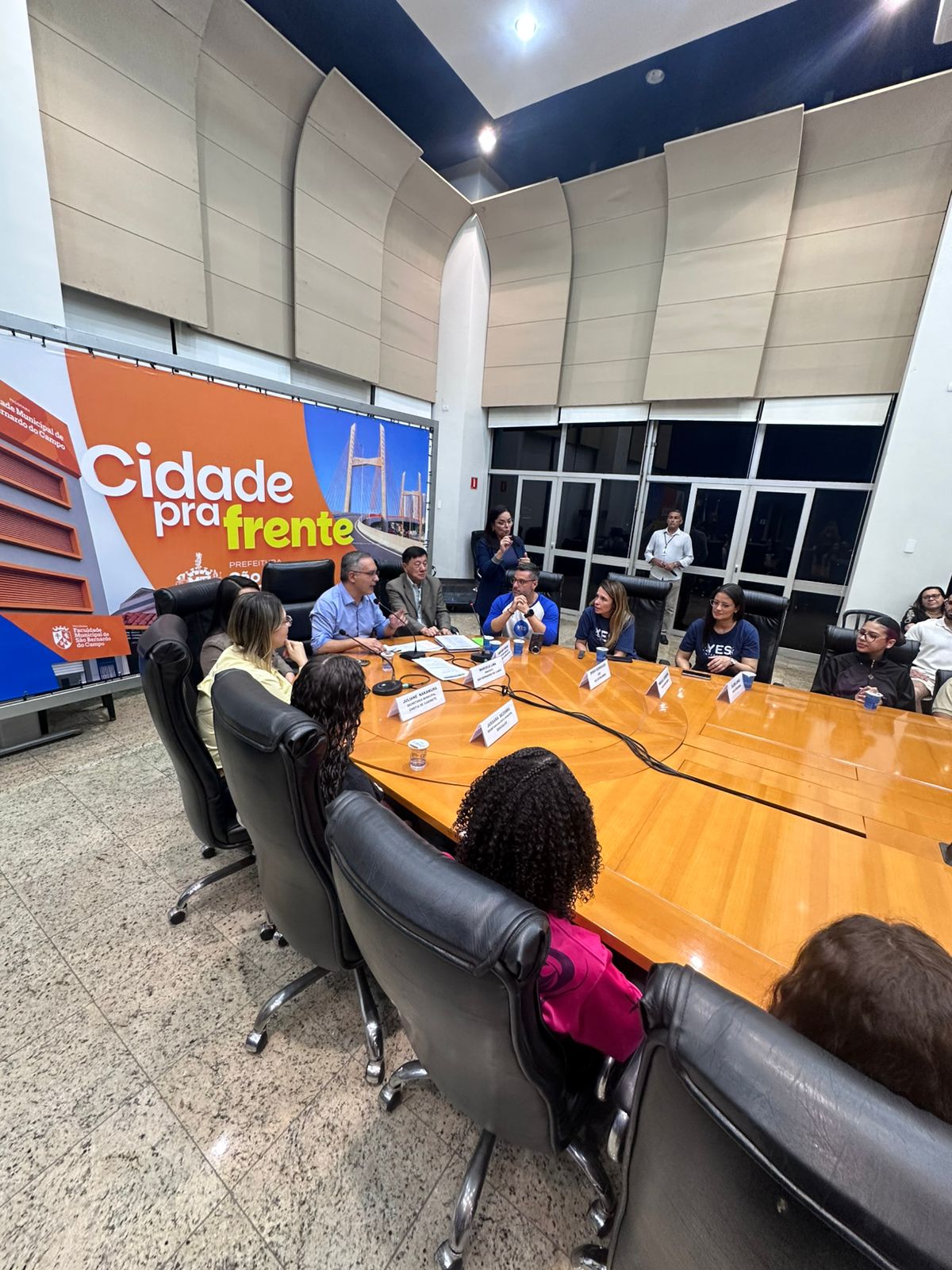 Alunos selecionados para a 2a edição do Conecta São Bernardo começam a 'viver' o clima do intercâmbio na Irlanda