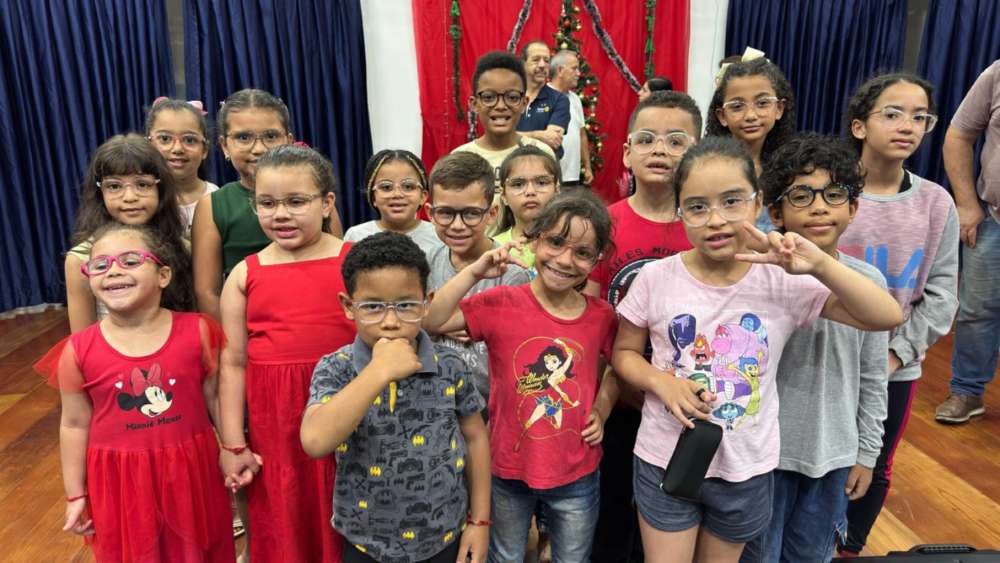 Programa Novos Olhares realiza entregas de óculos para alunos de Mauá