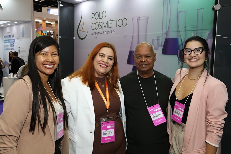 Kelly Silva, do Emprega Diadema; Lúcia Bueno, do Polo de Cosméticos; e o secretário Adi dos Santos (Foto: Dino Santos)