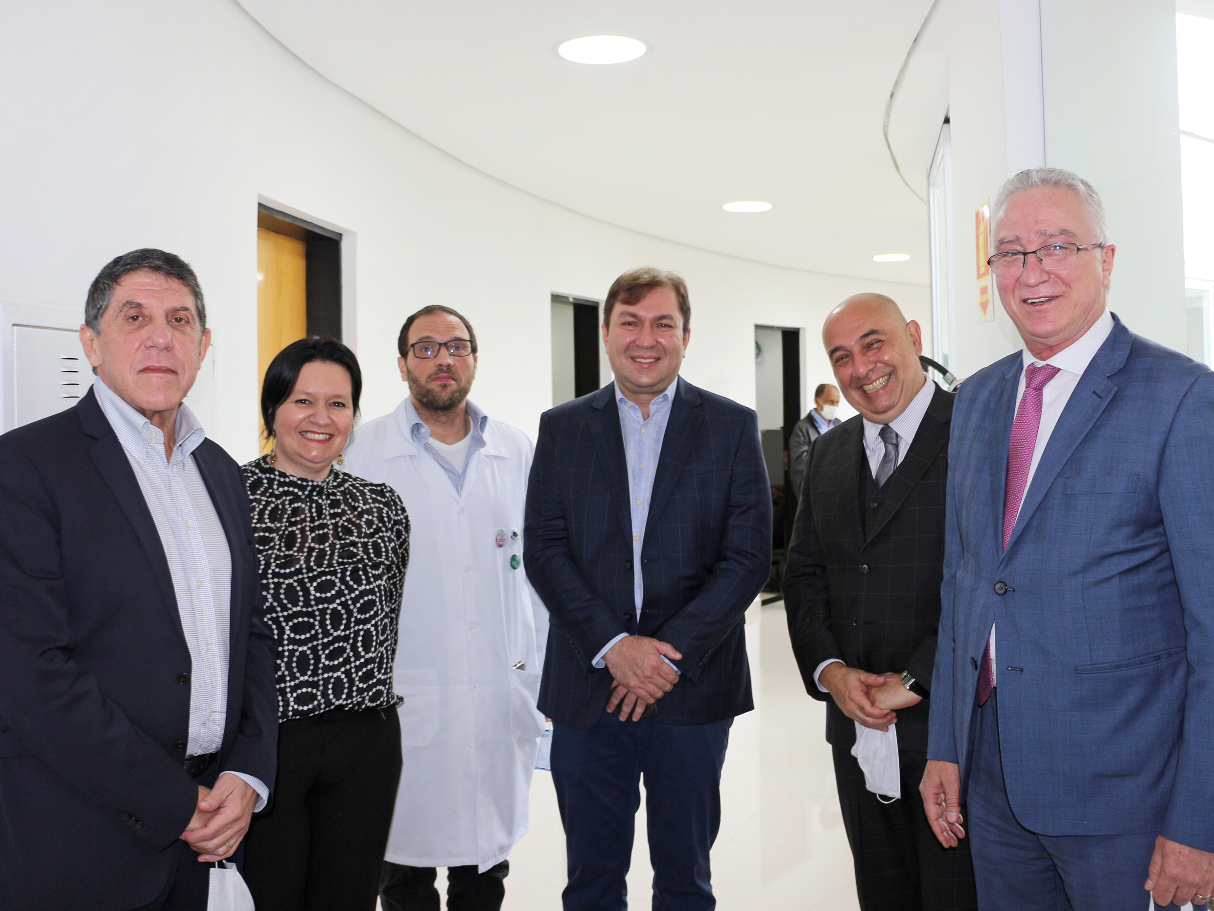 Doutores David Uip, Adriana Berringer Stephan, Fernando Fonseca, Adilson Cavalcante, Luiz Mário Gomes e Geraldo Reple Sobrinho.